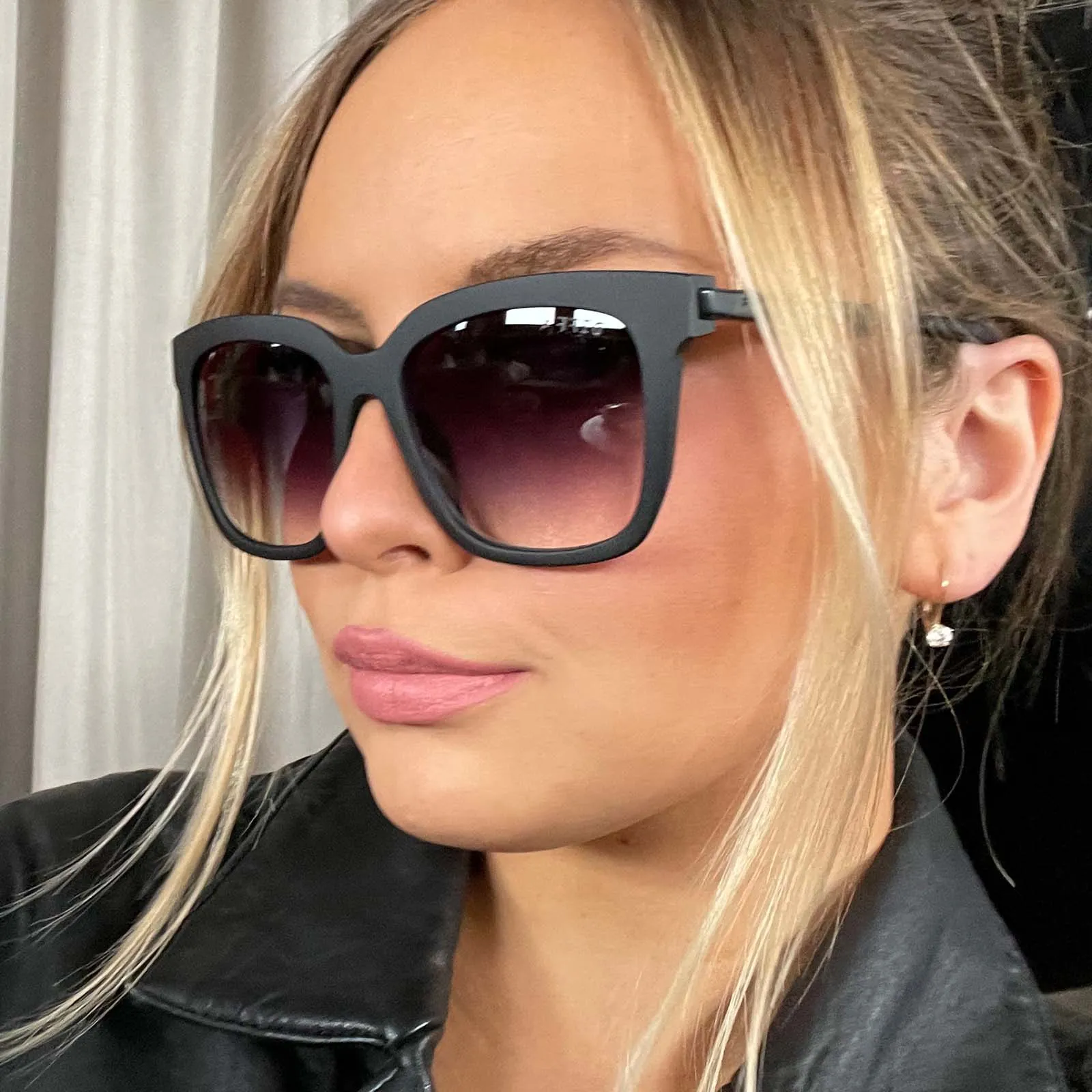 HAILEY - MATTE BLACK   SHARP GREY GRADIENT SUNGLASSES
