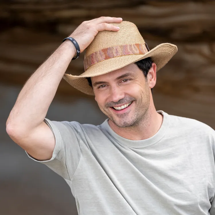 OoGee Desert Explorer Raffia - Natural