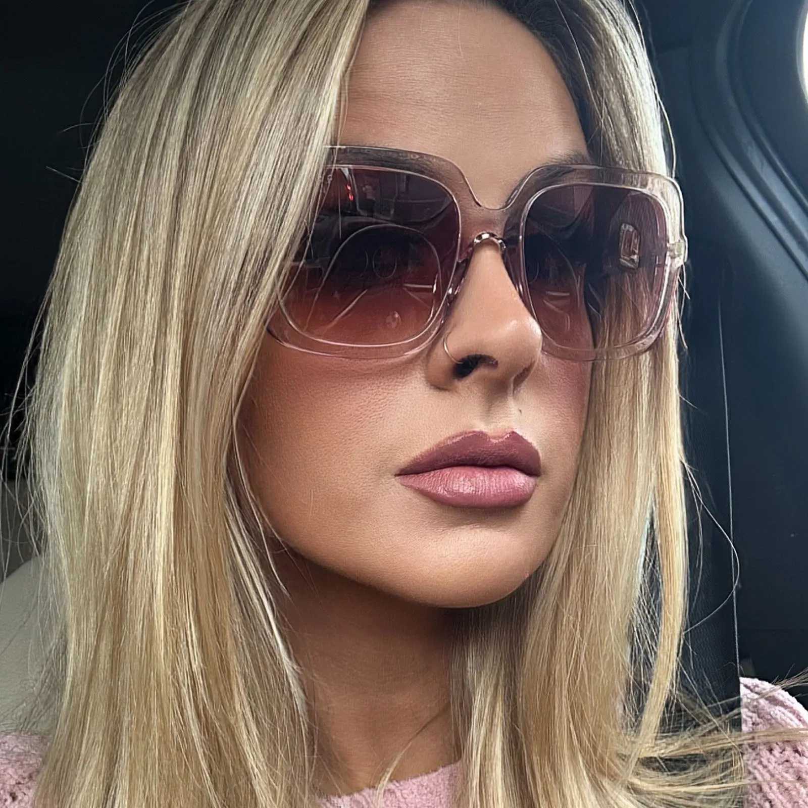 SANDRA - LIGHT PINK CRYSTAL   DUSK GRADIENT SUNGLASSES