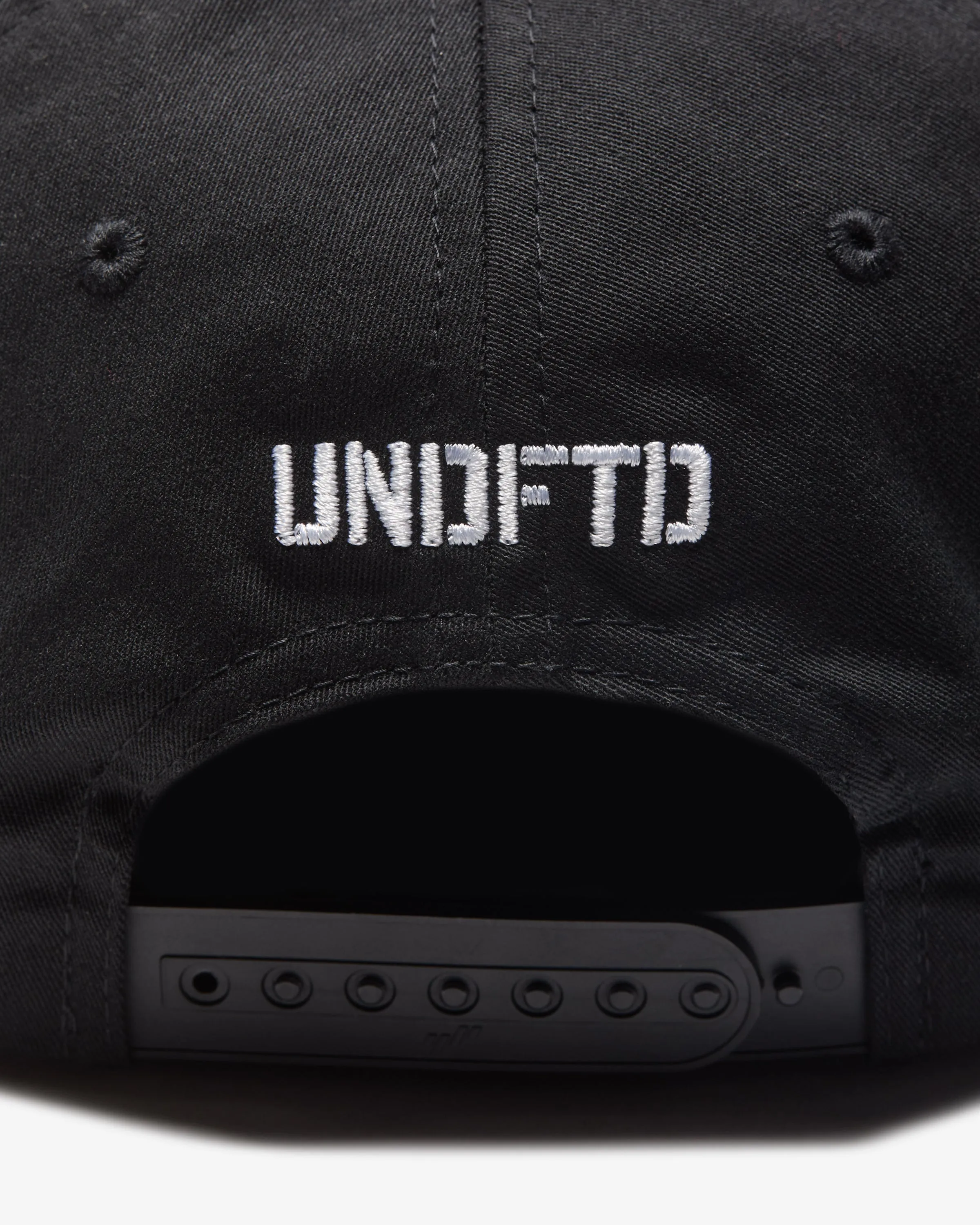 UNDEFEATED REGIONAL STENCIL SNAPBACK - LA - BLACK