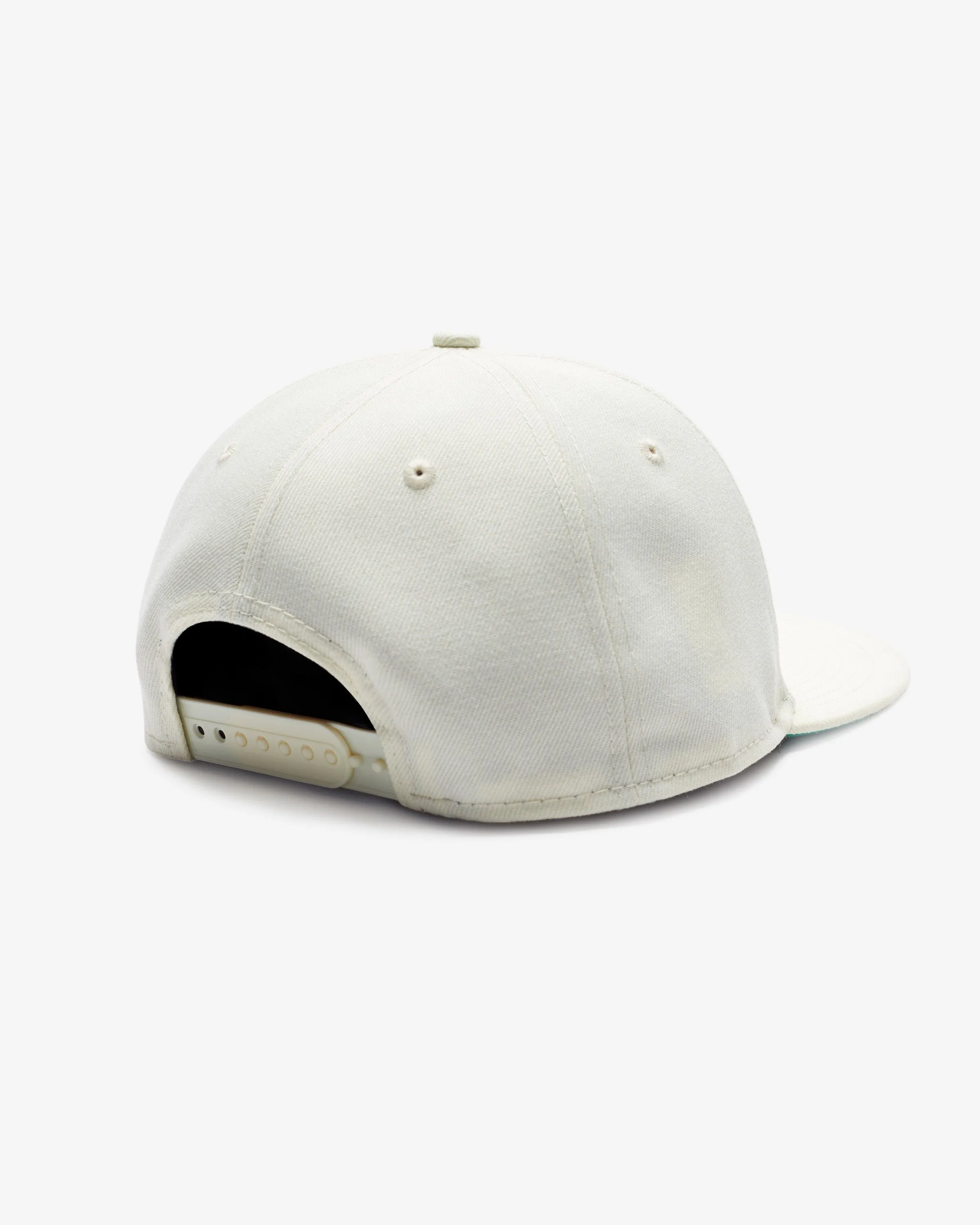 UNDEFEATED X NE ICON SNAPBACK